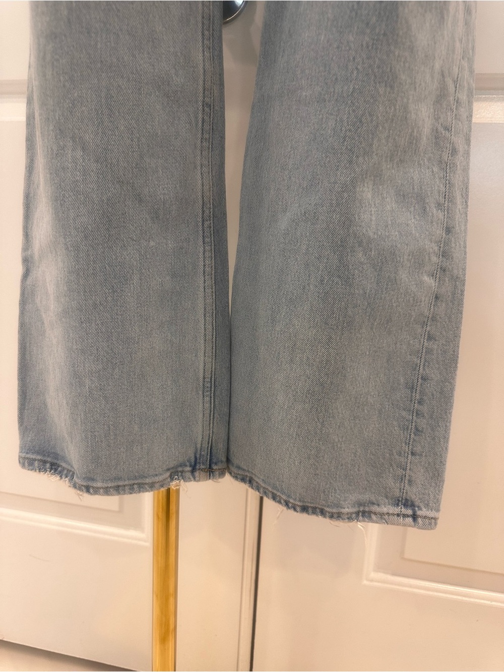 Abercrombie & Fitch Light Blue ‘The 90s Relaxed Jean, High-Rise, Curvy Love’ - Picture 6 of 9
